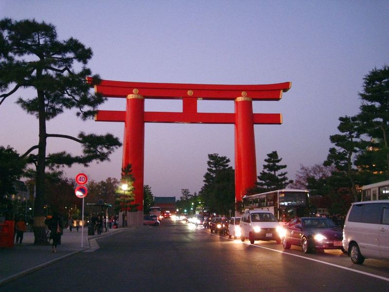 heian shrine torii giant kyoto