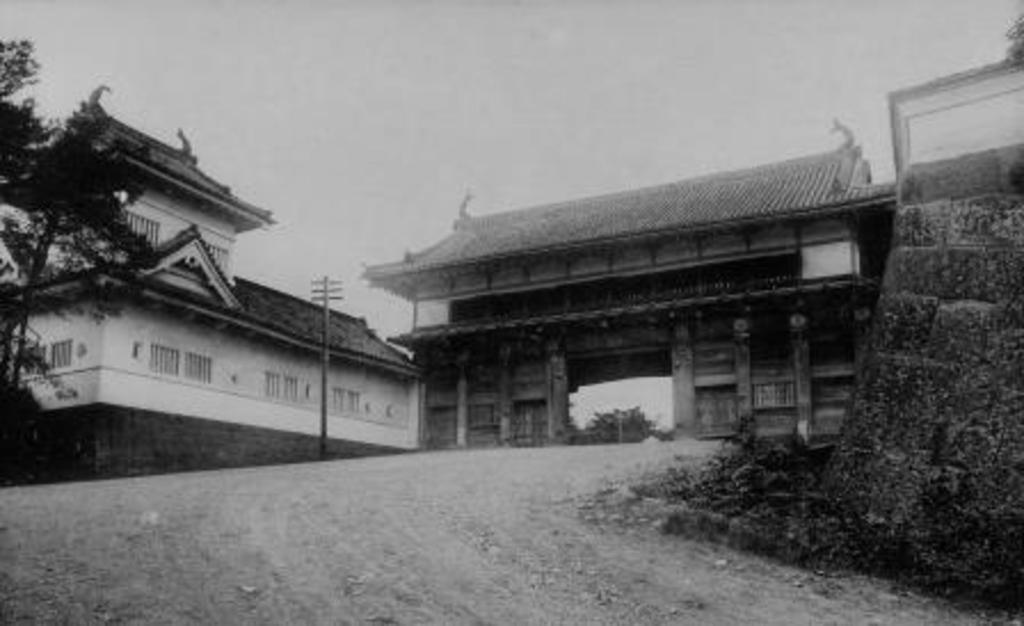  La Wakiyagura y Otemon Gate antes que fueran destruidos